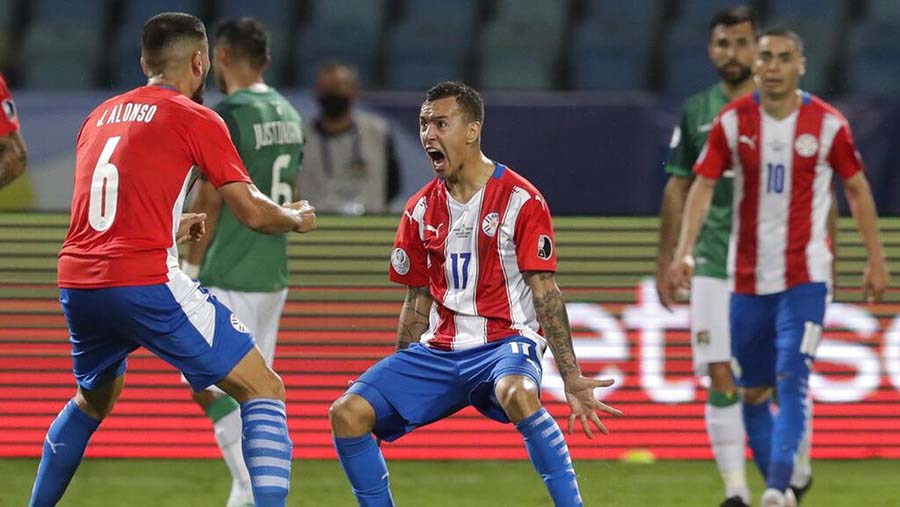 Thắng Bolivia 3-1, Paraguay có nhiều cơ hội đi tiếp