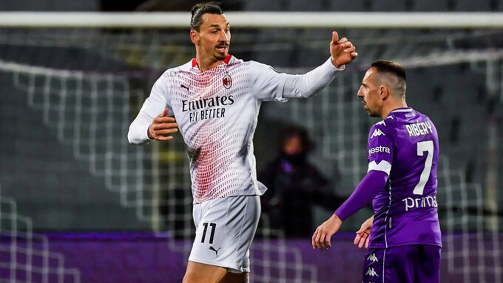 Zlatan Ibrahimovic bật khóc trong phòng họp báo vì nhớ con