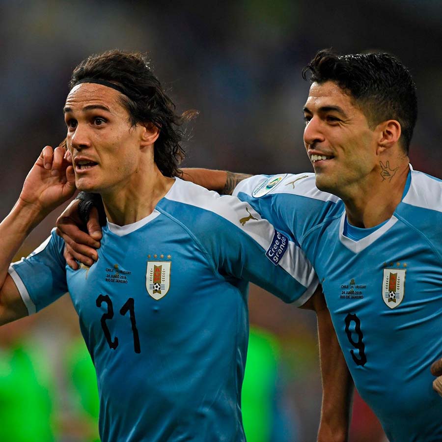 Bộ đôi cầu thủ Suarez - Cavani: Già nhưng không hề lỗi thời