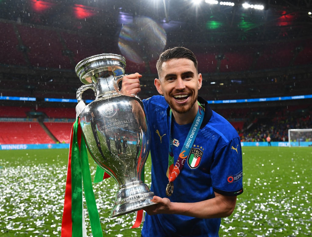 Jorginho sẽ là đối thủ nặng ký của Messi trong giải "Quả bóng vàng"