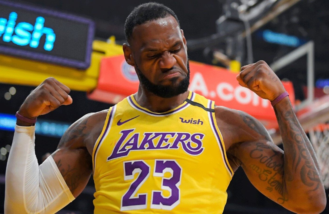 Phong độ của LeBron James ở độ tuổi 35