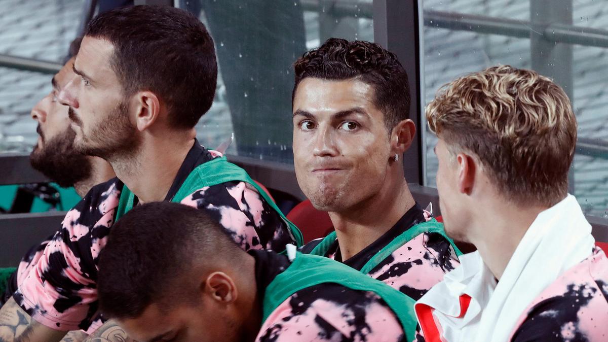 Ronaldo yêu cầu được ngồi dự bị trận Udinese